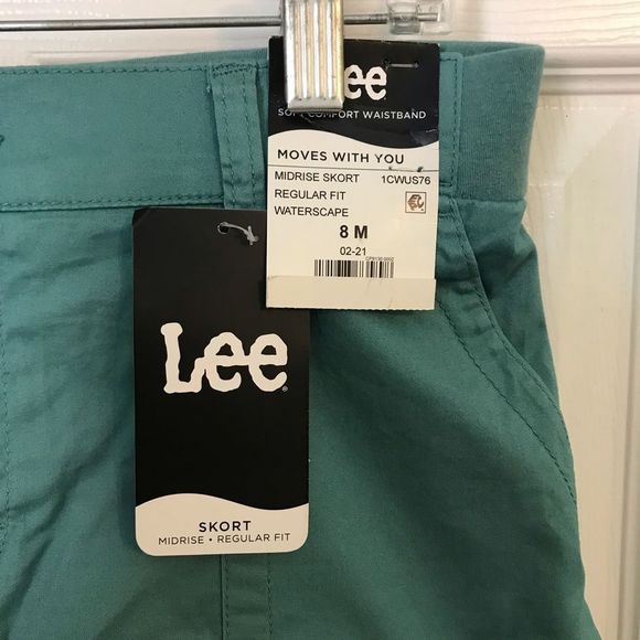 Women’s NWT Lee Skorts in mint green and size 8. Good material - Picture 2 of 3